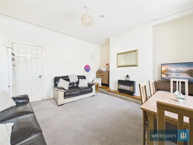 West Park Terrace, Bradford, BD8, photo 2