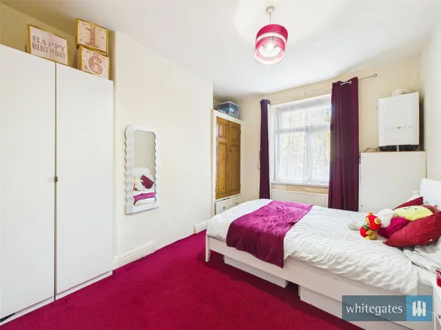 West Park Terrace, Bradford, BD8, photo 3
