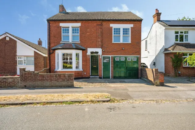 Brookfield Road, Bedford, MK41, photo 1