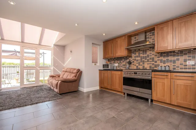 Orchard Close, Kettering, NN14, photo 3