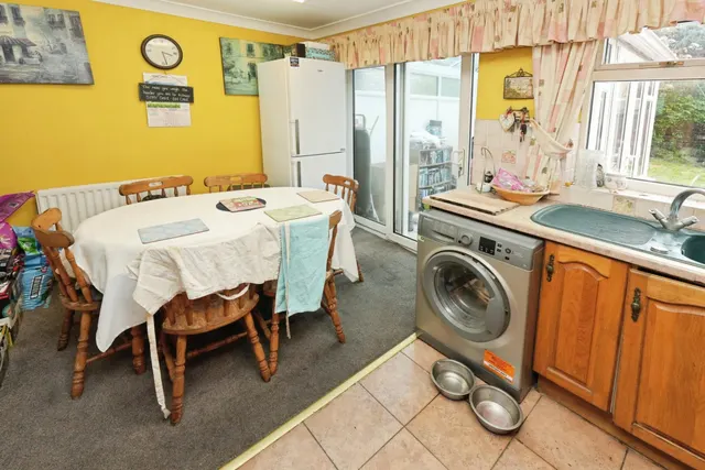 Wiltshire Drive, Halesowen, B63, photo 3