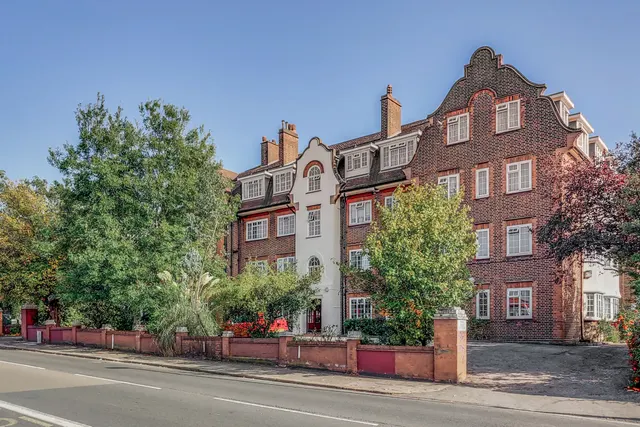 London, SW16, photo 1