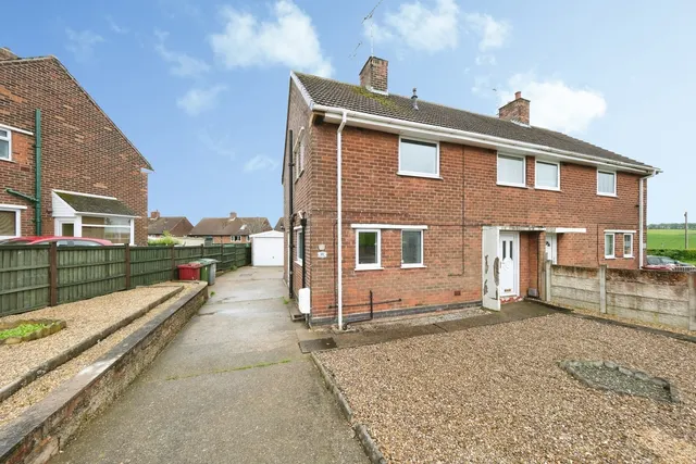 Chestnut Drive, Shirebrook, Mansfield, Derbyshire, NG20, photo 1