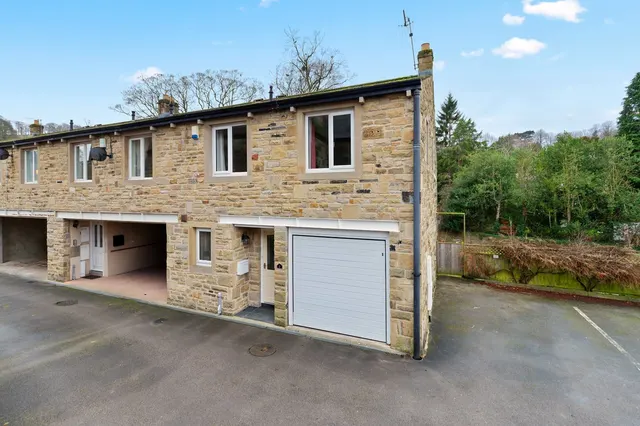Townley Mews, Carleton, BD23, photo 1