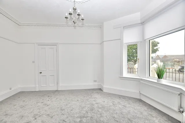 Caledonia Road, Saltcoats, KA21, photo 3