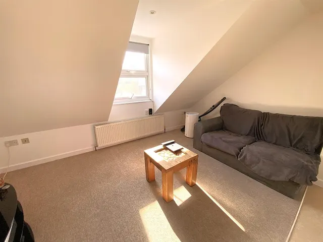 Claremont Road, Seaford, photo 2