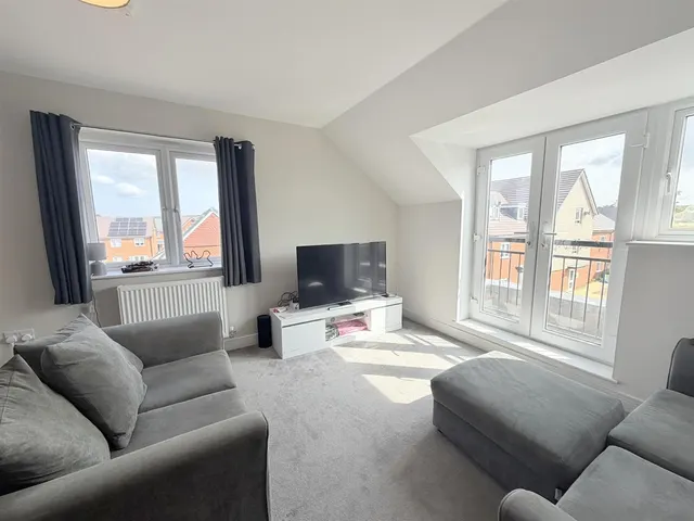 Newlands Place, Seaford, photo 3