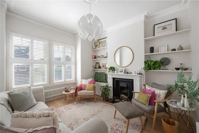Photo 3 — Shandon Road, London, SW4