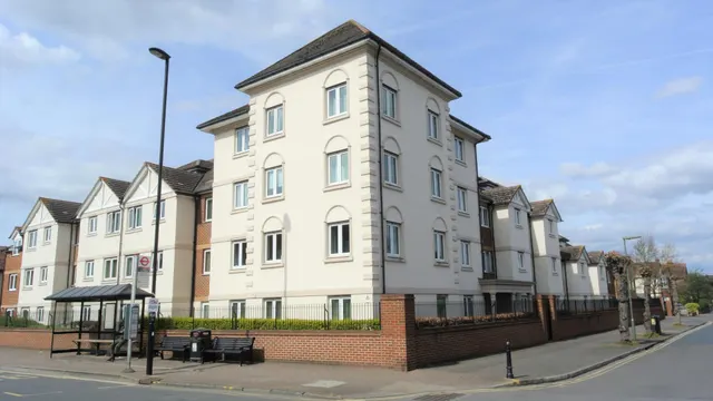 Parkland Grove, Ashford, Surrey, TW15 2GA, photo 1