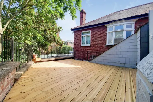 Clarence Street, Staines-upon-Thames, TW18, photo 2