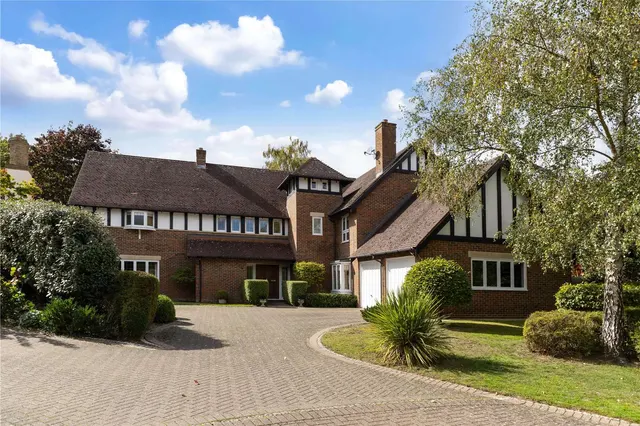 Lytton Park, Cobham, Surrey, KT11 2HB, photo 1