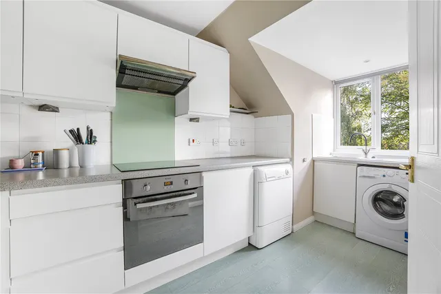 Alexandra Gardens, Knaphill, GU21, photo 2