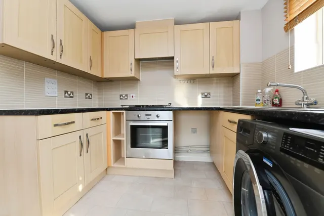 Photo 2 — Hobart Close, Chelmsford, Essex, CM1