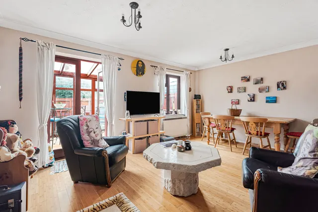 The Glades, Launton, photo 2