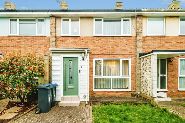 Larkfield Close, Lancing, BN15, photo 1