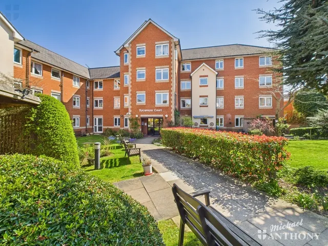 Sycamore Court, Willow Road, Aylesbury, HP19 9SZ, photo 1