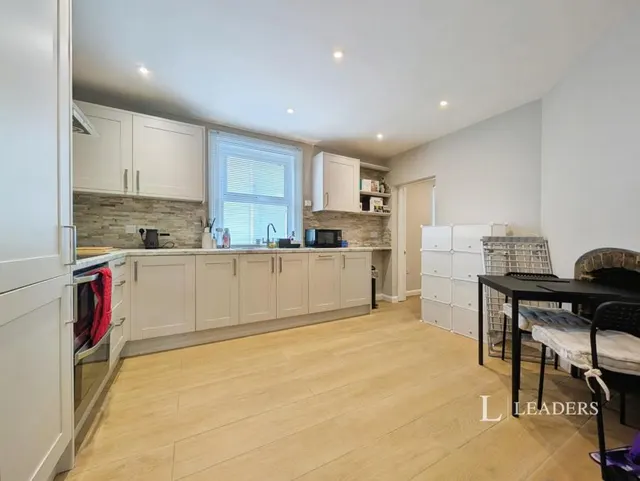 Hewlett Place, Cheltenham, GL52, photo 2