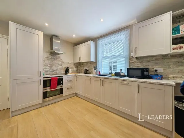 Hewlett Place, Cheltenham, GL52, photo 3