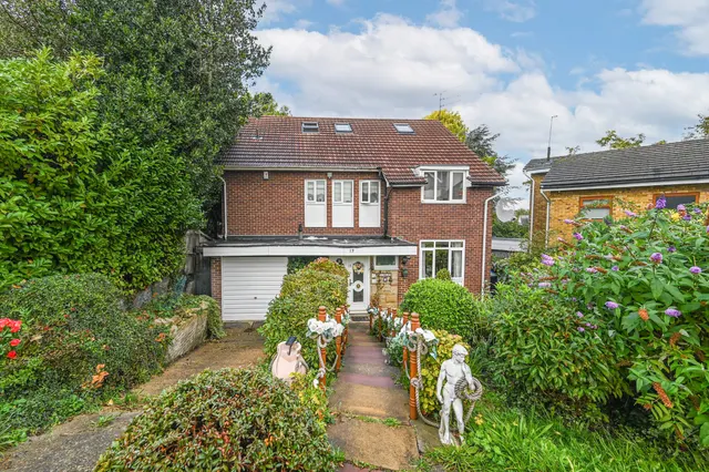 Photo 2 — 13 Mount Drive, Wembley