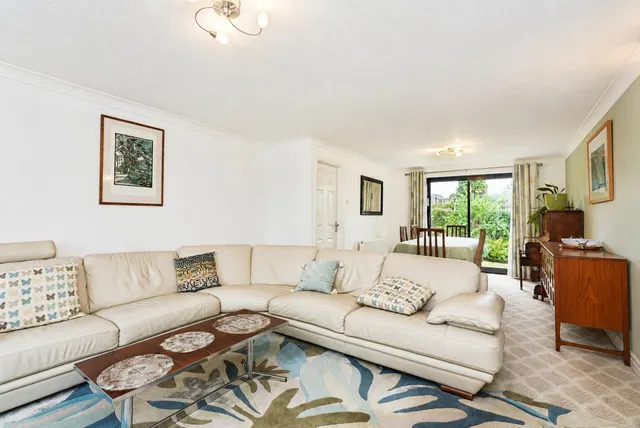 Manor Park Gardens, Gomersal, BD19, photo 2
