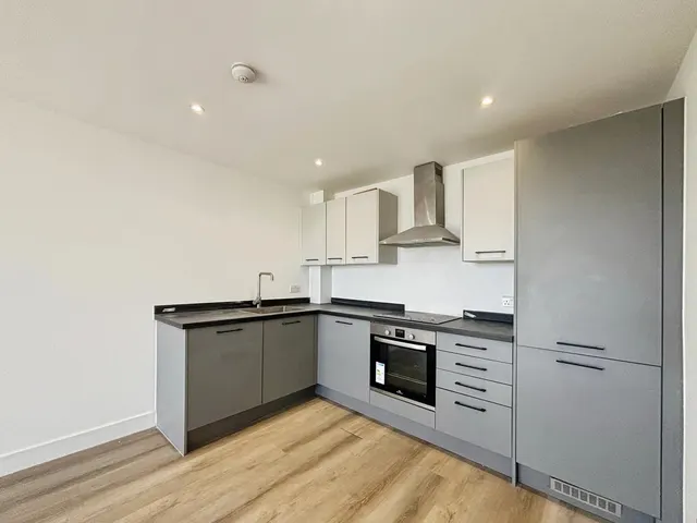 Photo 3 — Farnborough Road, Farnborough, Hampshire, GU14 7HN