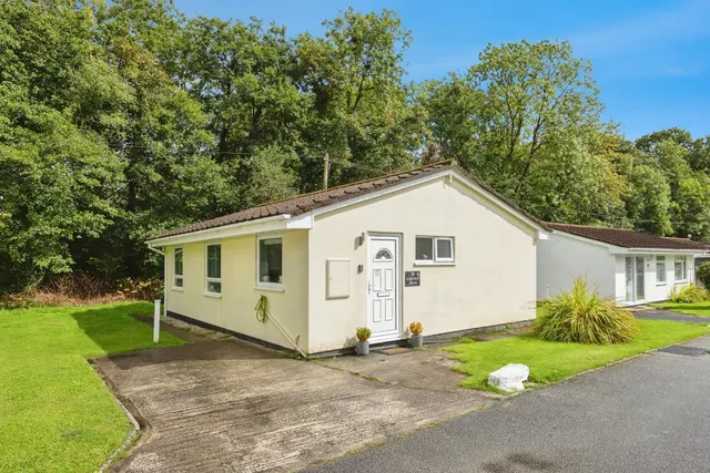 Rosecraddoc Lodge Holiday Bungalows, Rosecraddoc, PL14, photo 1