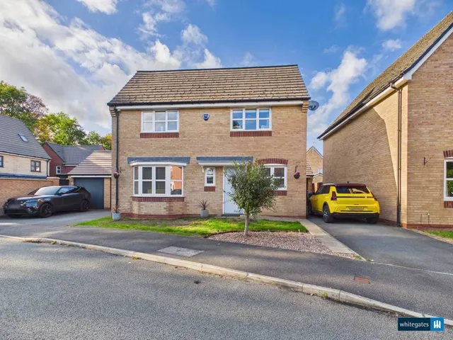 Pentre Court, Gatewen Village, LL11, photo 1
