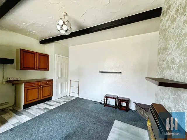 Blackmoorfoot Road, Crosland Moor, HD4, photo 3