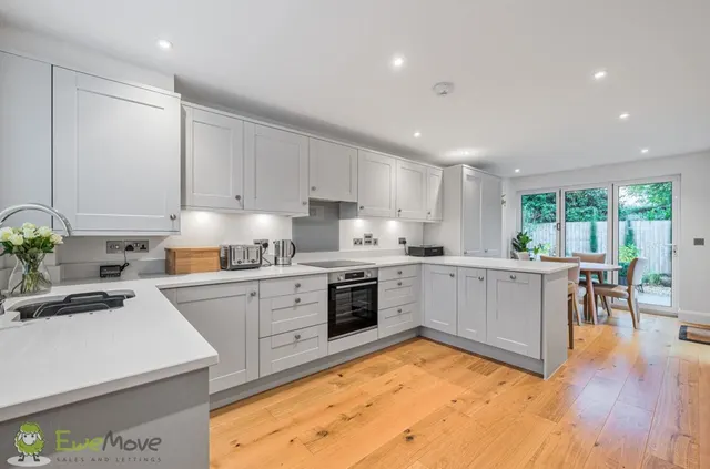 Cherry Close, Tadley, RG26, photo 2