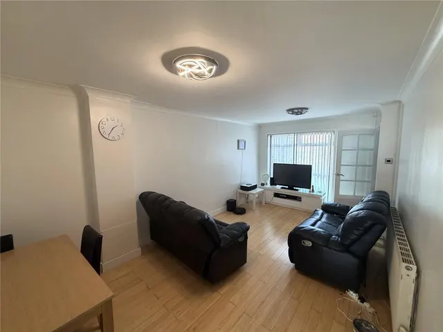 Trent Road, Slough, SL3, photo 2