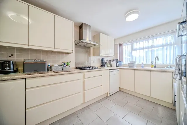 Photo 2 — Langdale Close, Bletchley, Milton Keynes, Buckinghamshire, MK2