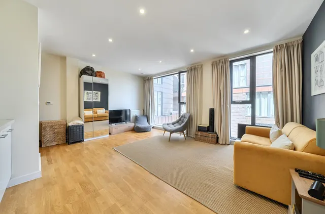 Photo 3 — Apartment for sale in Station Road, Sidcup, DA15 7AH