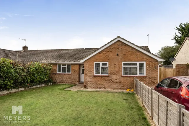 Hardy Close, West Moors, BH22, photo 1