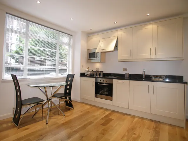 Sloane Avenue, London, SW3, photo 2