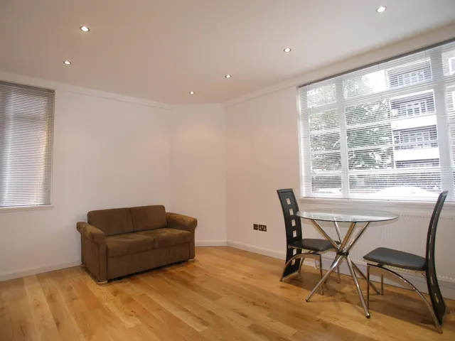 Sloane Avenue, London, SW3, photo 3