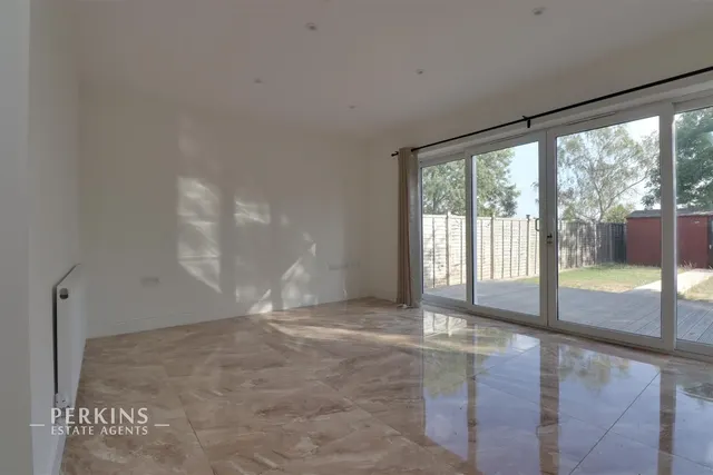 Uneeda Drive, Greenford, UB6, photo 1