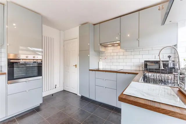 Photo 3 — Evendene Road, Evesham, WR11