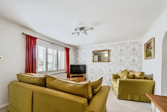 Foxcroft Drive, Carterton, OX18, photo 2
