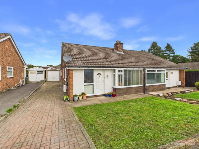 Winchester Way, Gresford, LL12, photo 1