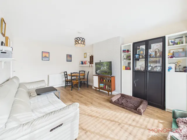 Winchester Way, Gresford, LL12, photo 3