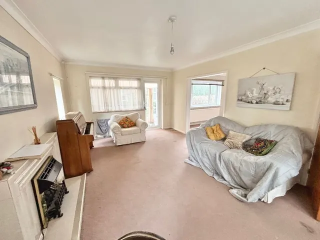 Denbigh Close, Bexhill on Sea, photo 2