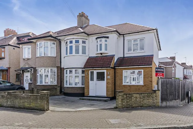 Blenheim Road, Harrow, HA2, photo 1