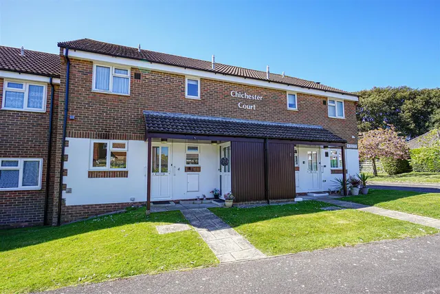 Osbern Close, Bexhill-On-Sea, photo 1