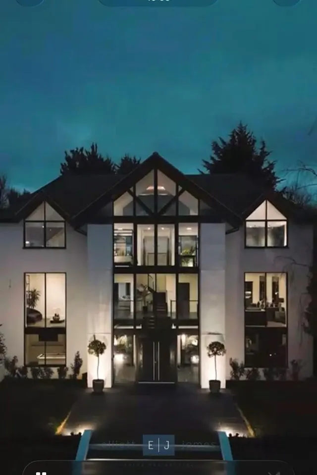 Photo 3 — Eleven Acre Rise, Loughton