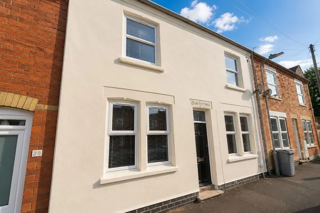 St. Annes Street, Grantham, photo 1