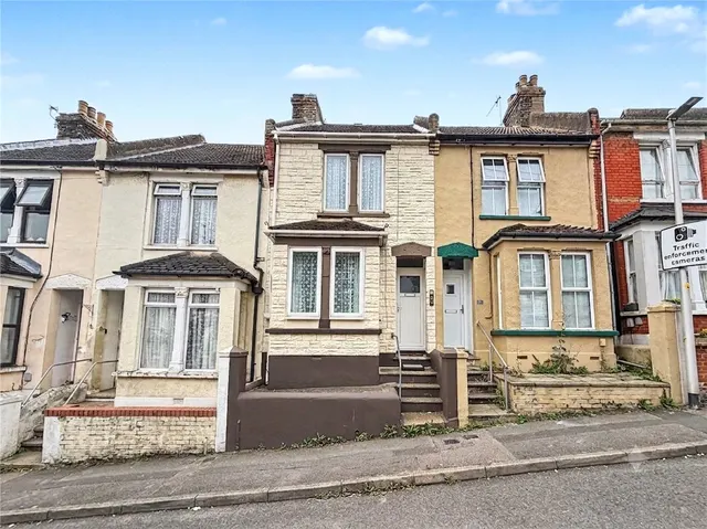 3 bedroom house, Cecil Road, Rochester, ME1