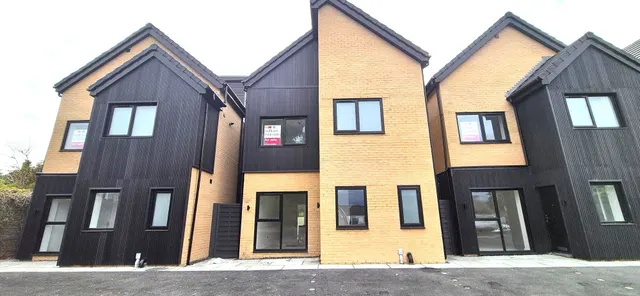 Toller Lane, Bradford, photo 1