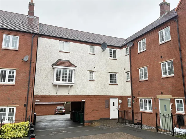 Salford Way, Church Gresley, DE11, photo 1