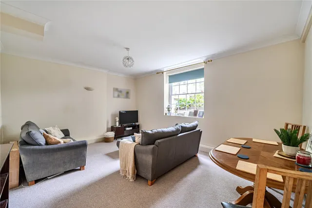 Pittville Lawn, Cheltenham, GL52, photo 3