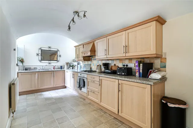Pittville Lawn, Cheltenham, GL52, photo 2